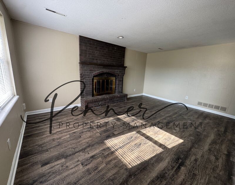 604 NE Magellan Ave – photo 2
