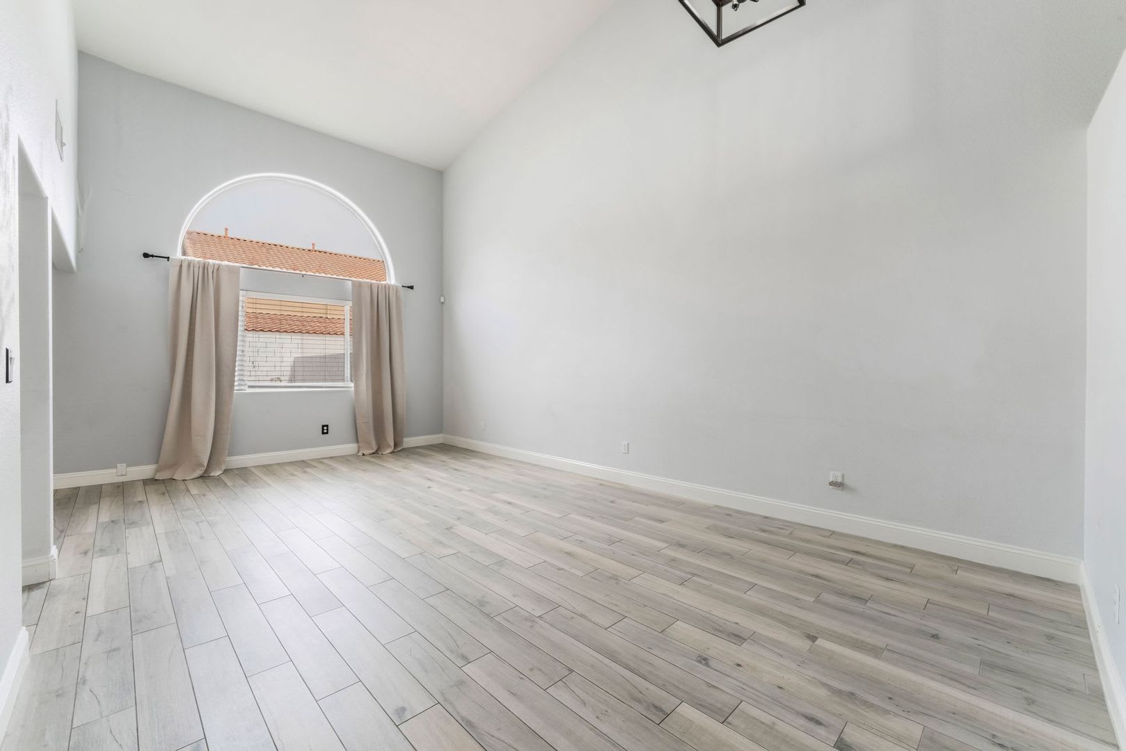 Upgraded Summerlin Townhome with Private Backyard! – photo 3