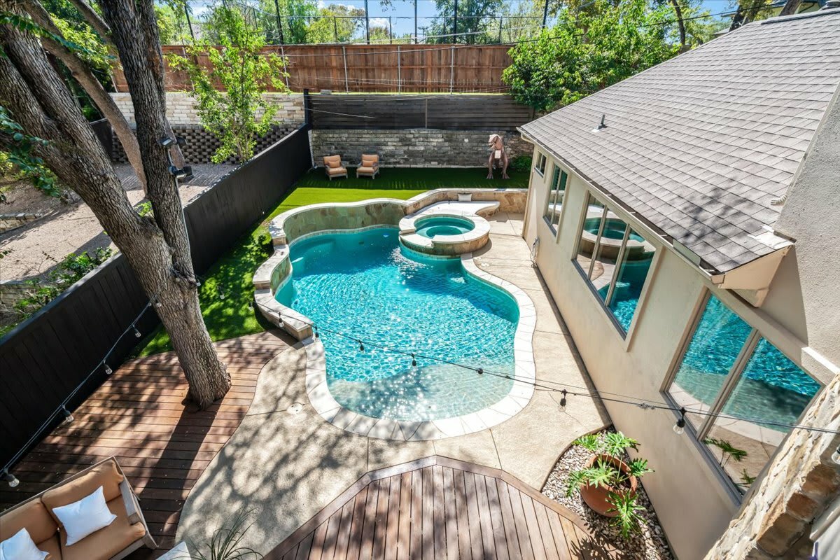 2703 Mccullough Street – photo 1