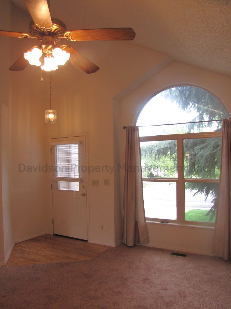 Charming 3 Bedroom House in Northeast Colorado Springs – photo 4