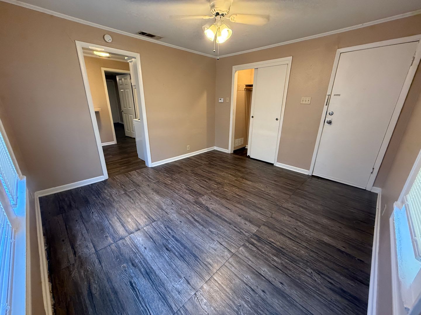 1-bed/1-bath Duplex! – photo 3