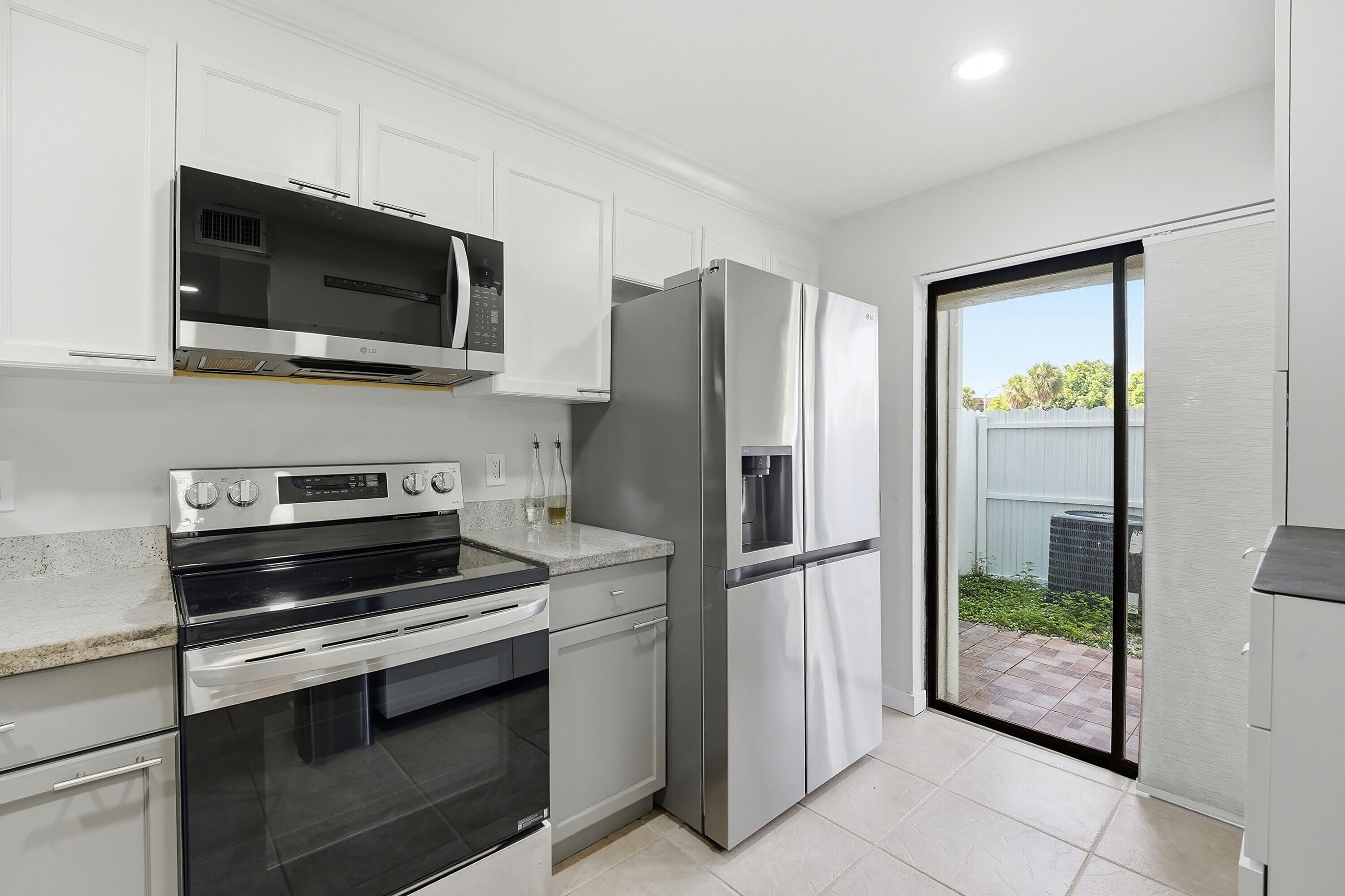 642 NE 195th Street – photo 3