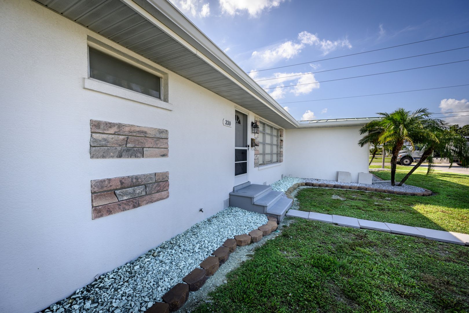 SEASONAL / SHORT-TERM RENTAL – Charming Downtown Punta Gorda Retreat – photo 4