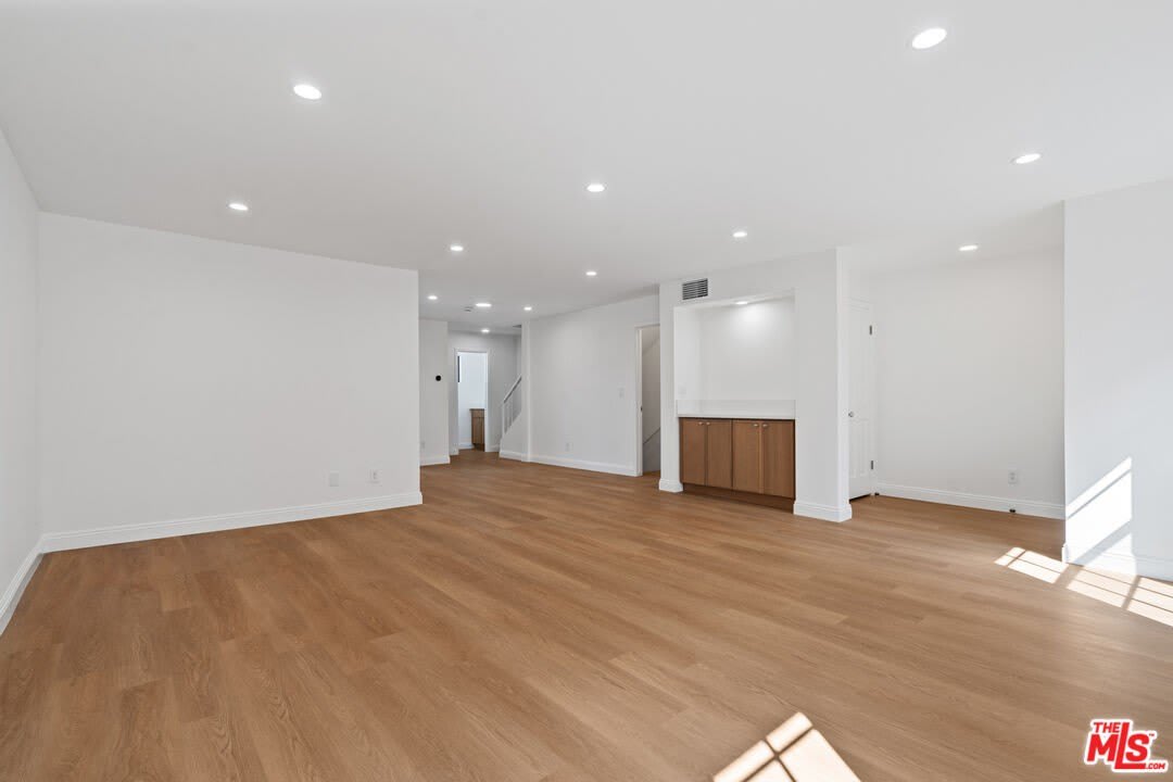 2541 Stoner Ave – photo 4