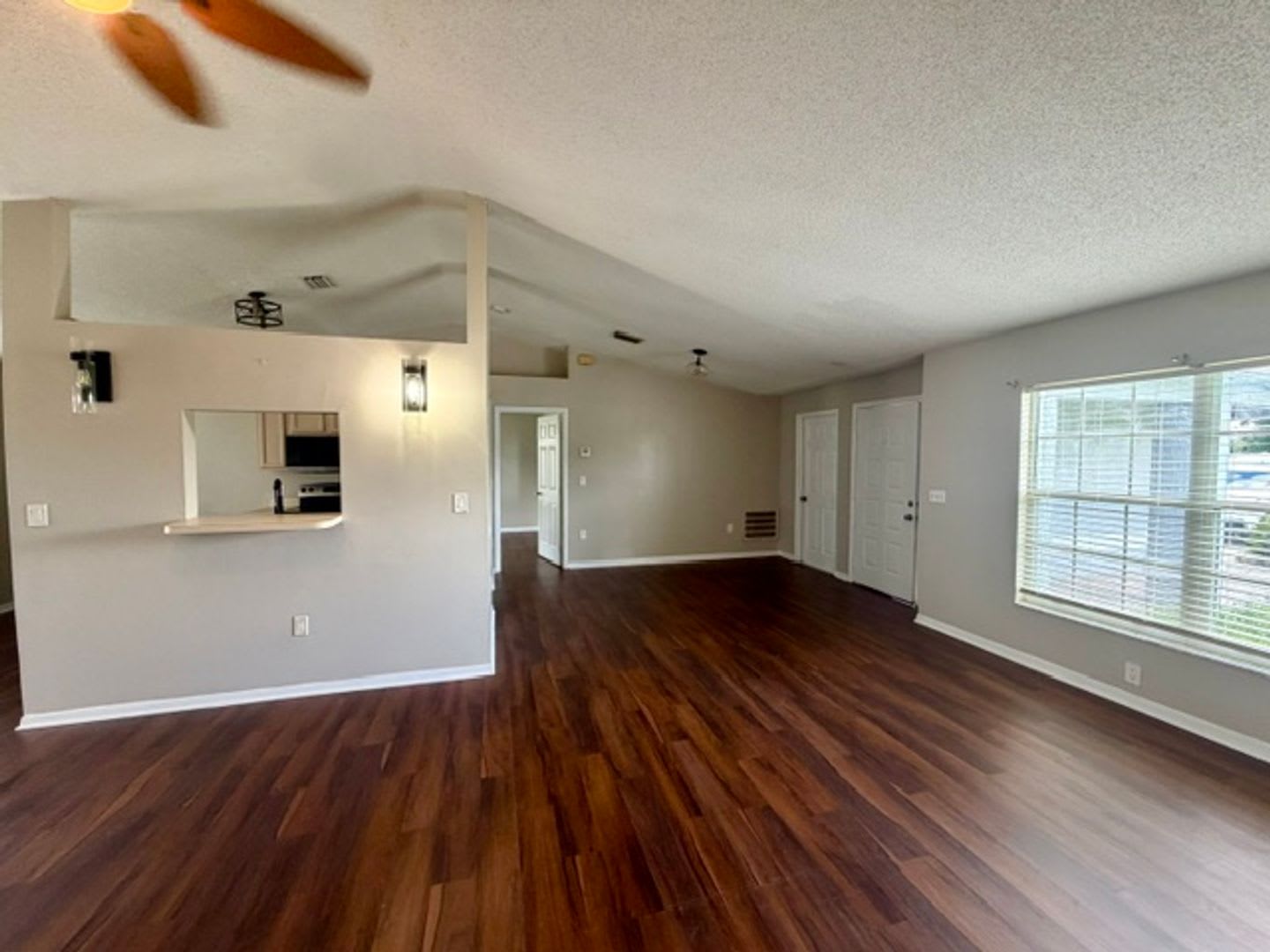 Your Florida Dream Home Awaits! 4- bedroom 3- bathroom AVAILABLE NOW!!! – photo 2
