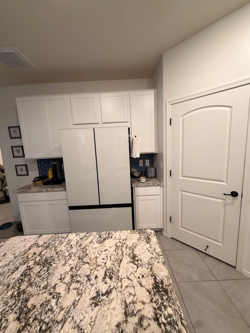 ***MOVE IN SPECIAL!!!! SEPTEMBER RENT FREE!!!! Pristine 3 bedroom 2 bath with den on Eastside!!! – photo 5