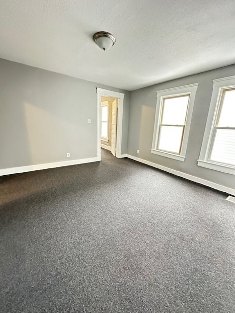 Large 7 Bedroom Home – photo 4