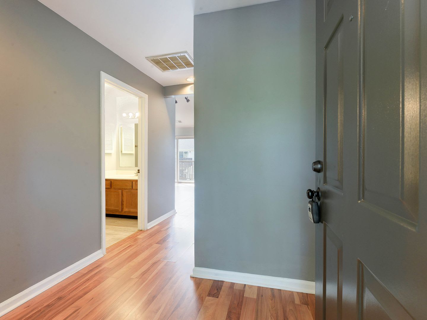 Check Out This Stunning Hunter S Run Top Floor Condo That Is Unlike Most Rental Homes You Find Today – photo 4