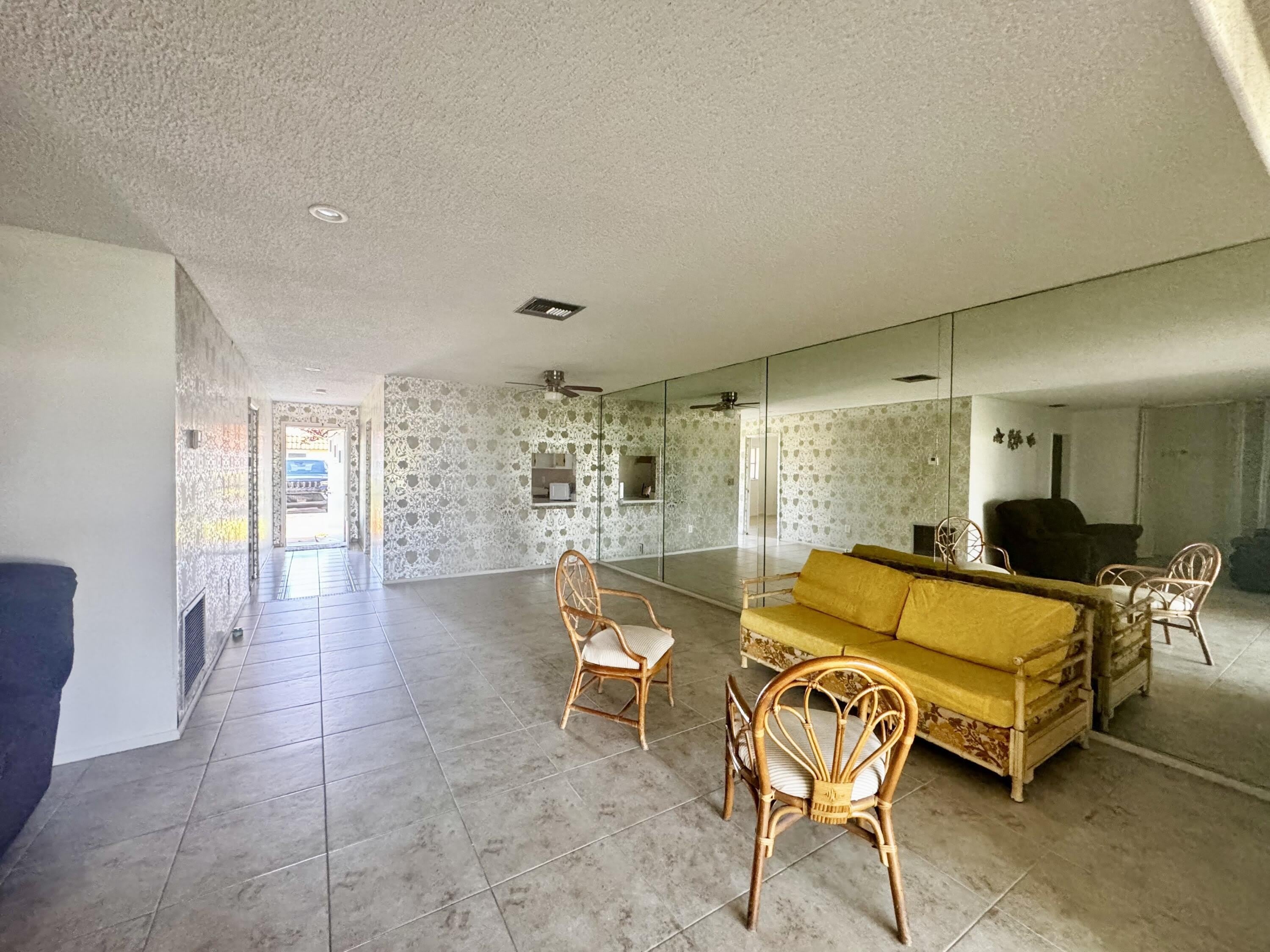 5725 E Fernley Dr E – photo 3