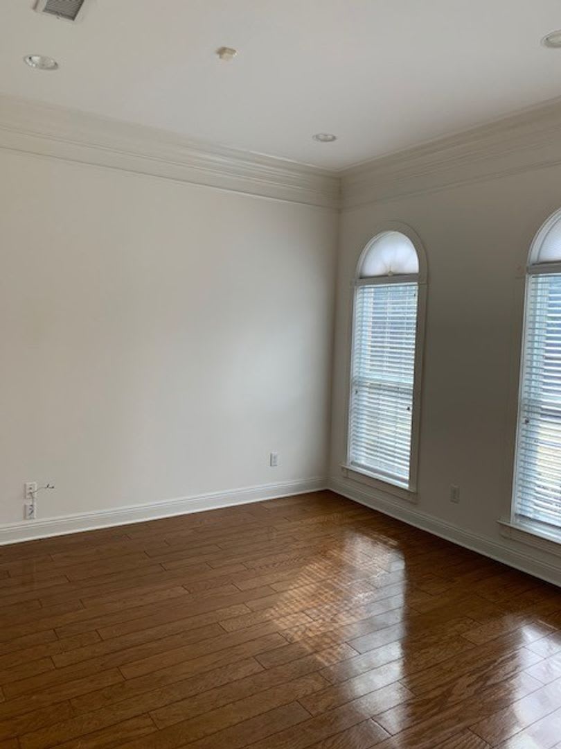 Large Brick Home 5/3 Three Car Garage – photo 4