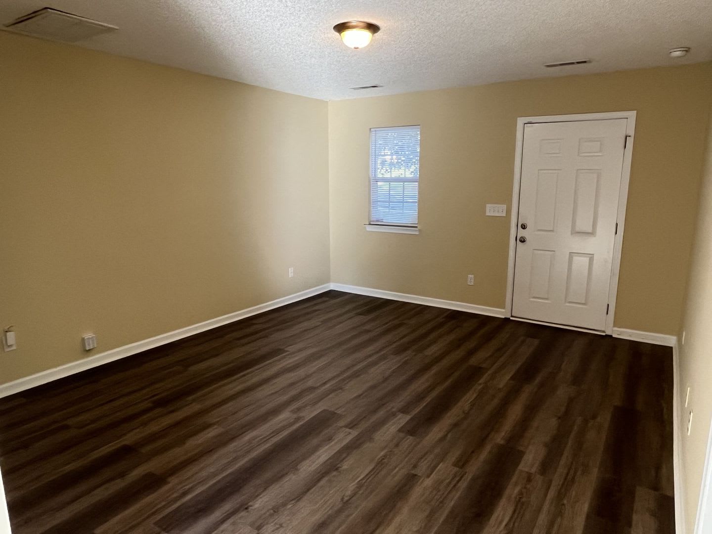 COMING SOON!!! Refreshed 3 Bedroom House in NW Charlotte – photo 3