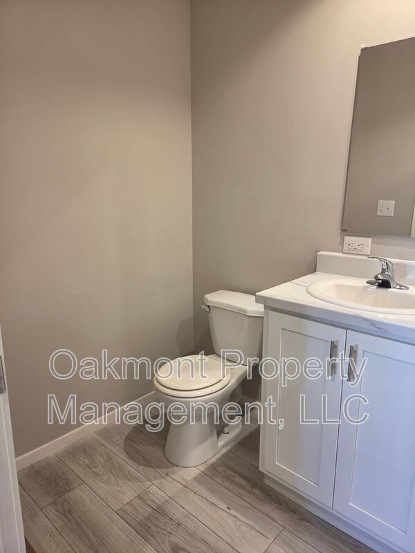 212 Rosewood Avenue – photo 5