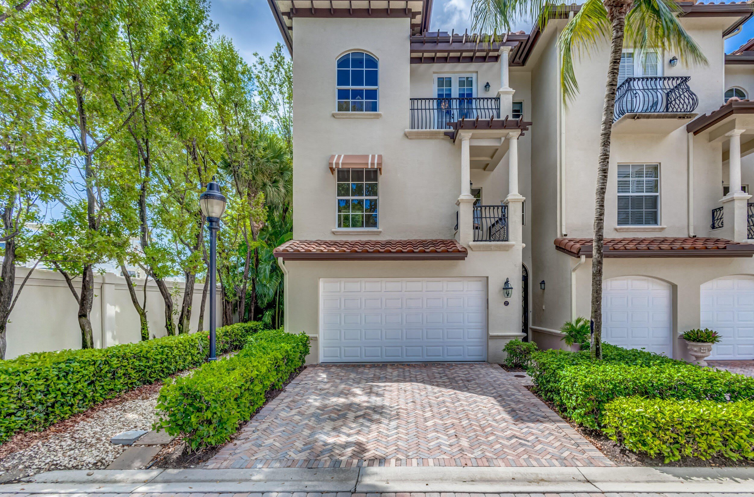 27 Marina Gardens Drive – photo 5