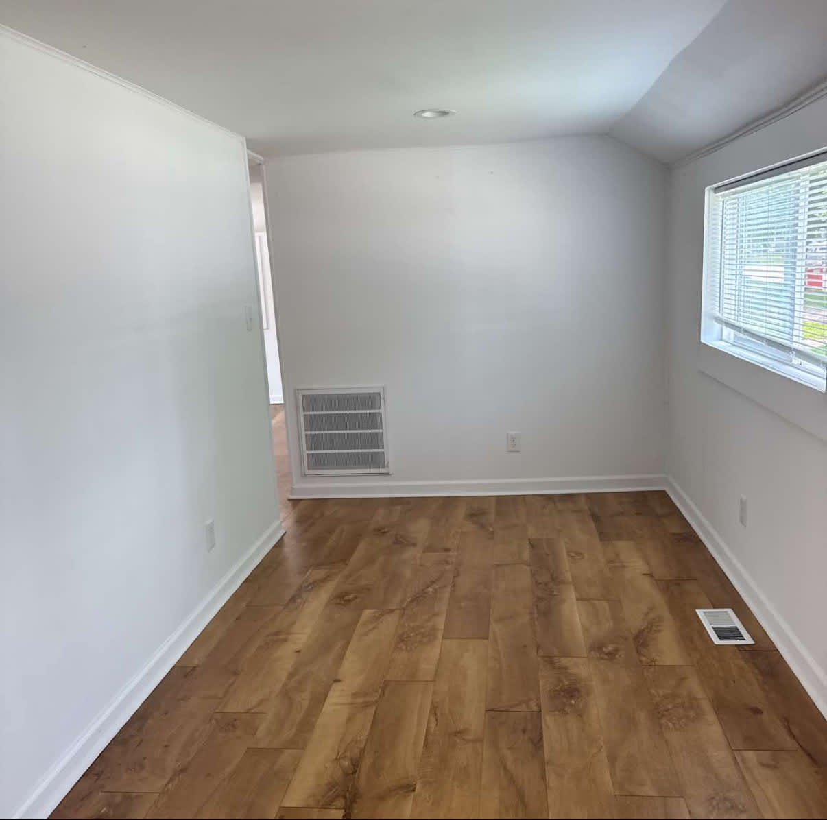 307 West Ells Avenue – photo 5