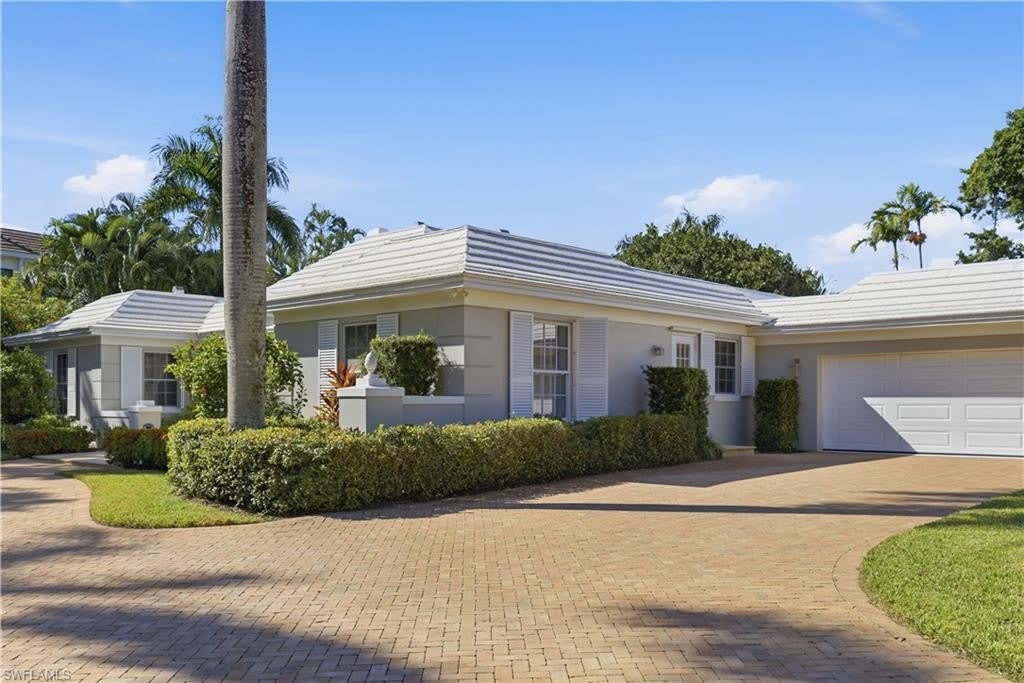 2700 Lantern Ln – photo 3