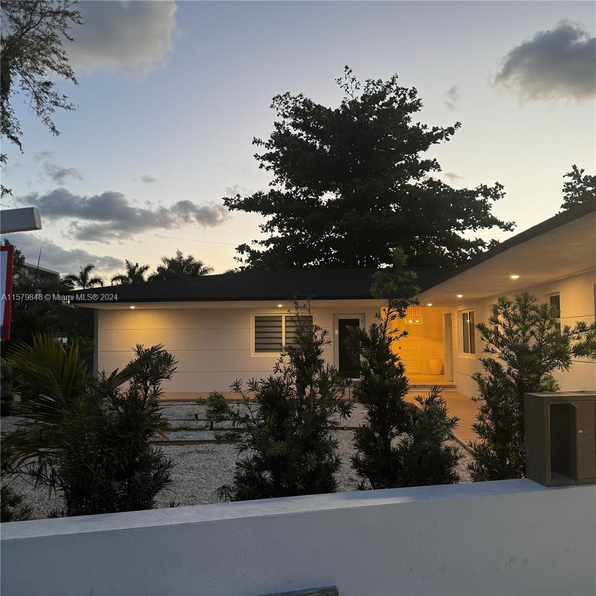 7800 Northeast 10th Court – photo 1