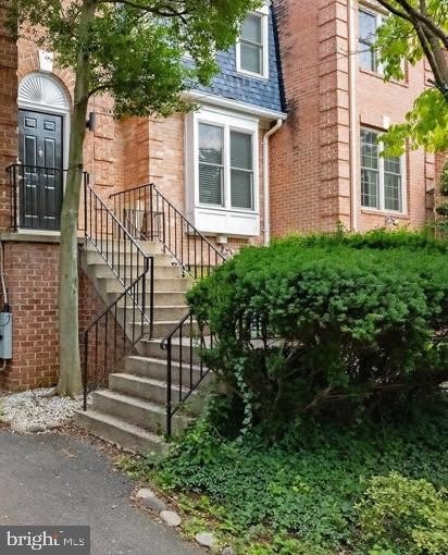 2317 37Th Street Nw – photo 2