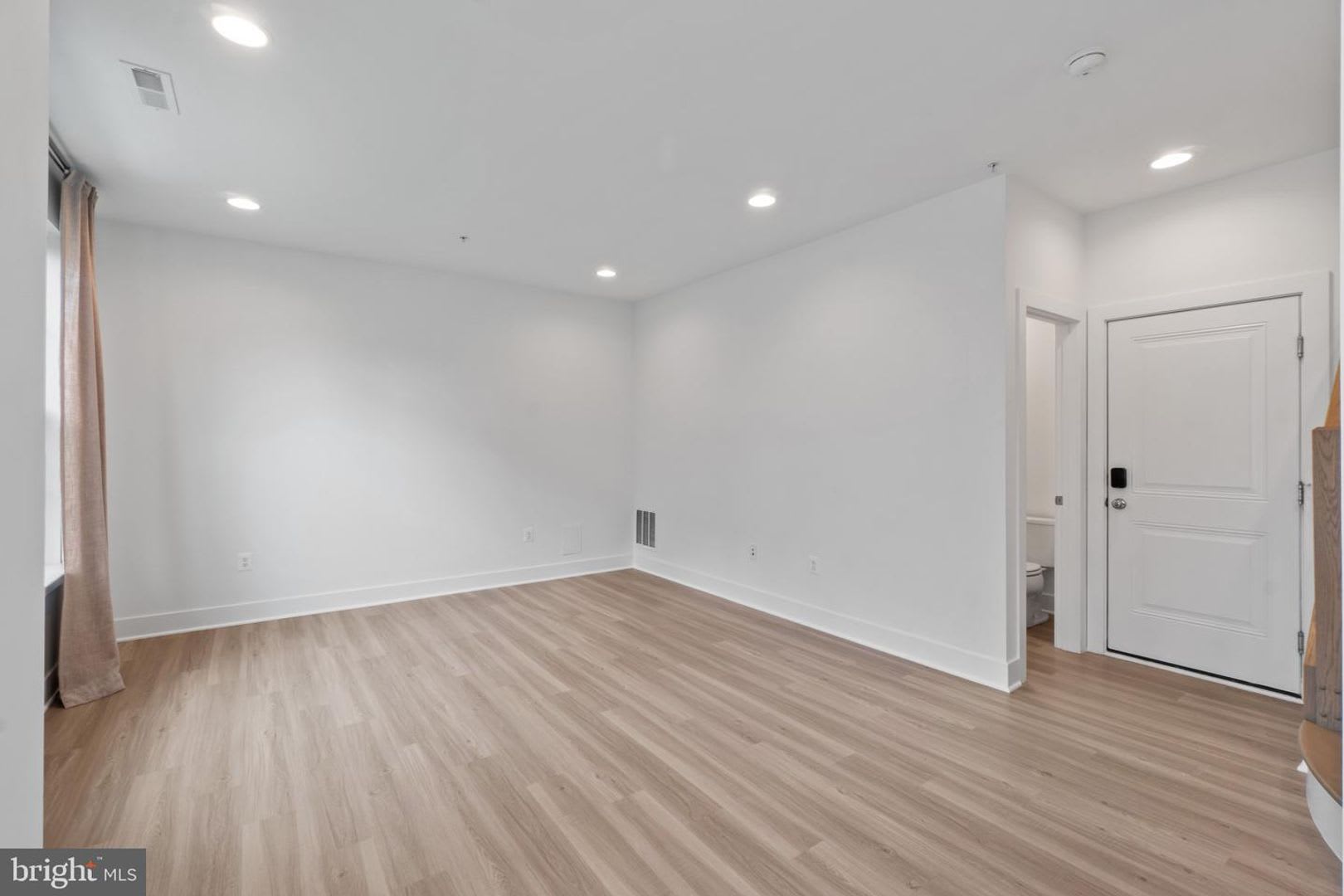Welcome to this exceptional 3bd 2/2bth home in the Watershed community in Laurel – photo 5