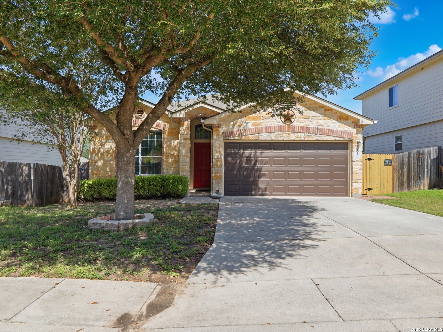 810 CAMPION RED – photo 1