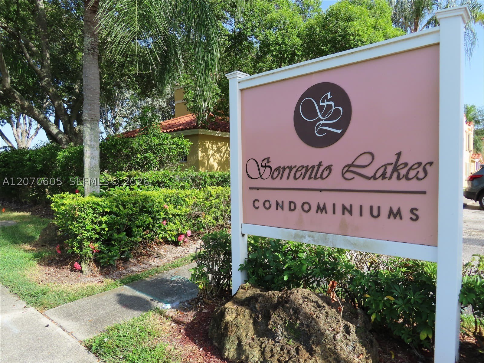 4001 NW 90th Ave – photo 2