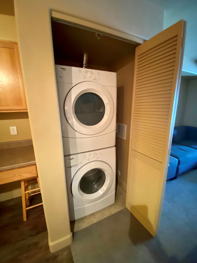 Perfect Furnished Studio with ALL the AMENITIES! – photo 5