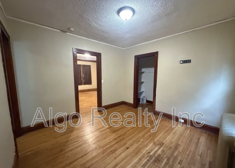 2646 Dupont Avenue North – photo 5