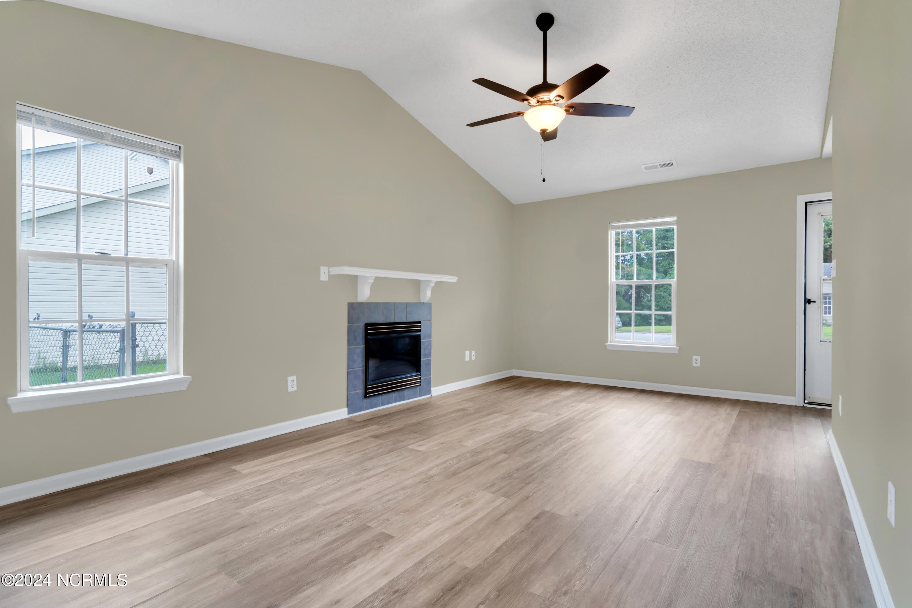 1147 Pueblo Drive – photo 4