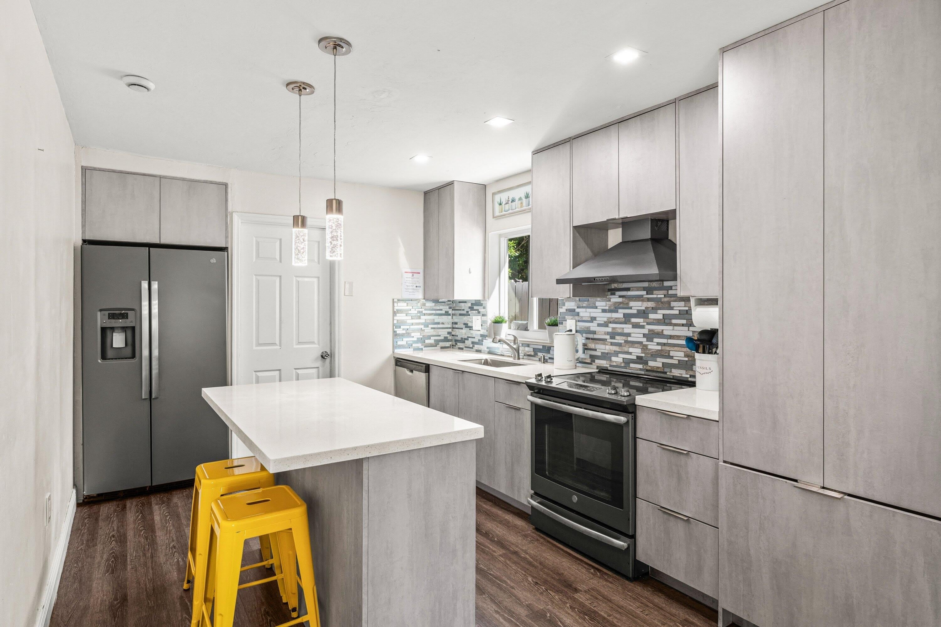 1121 N 66th Terrace – photo 4