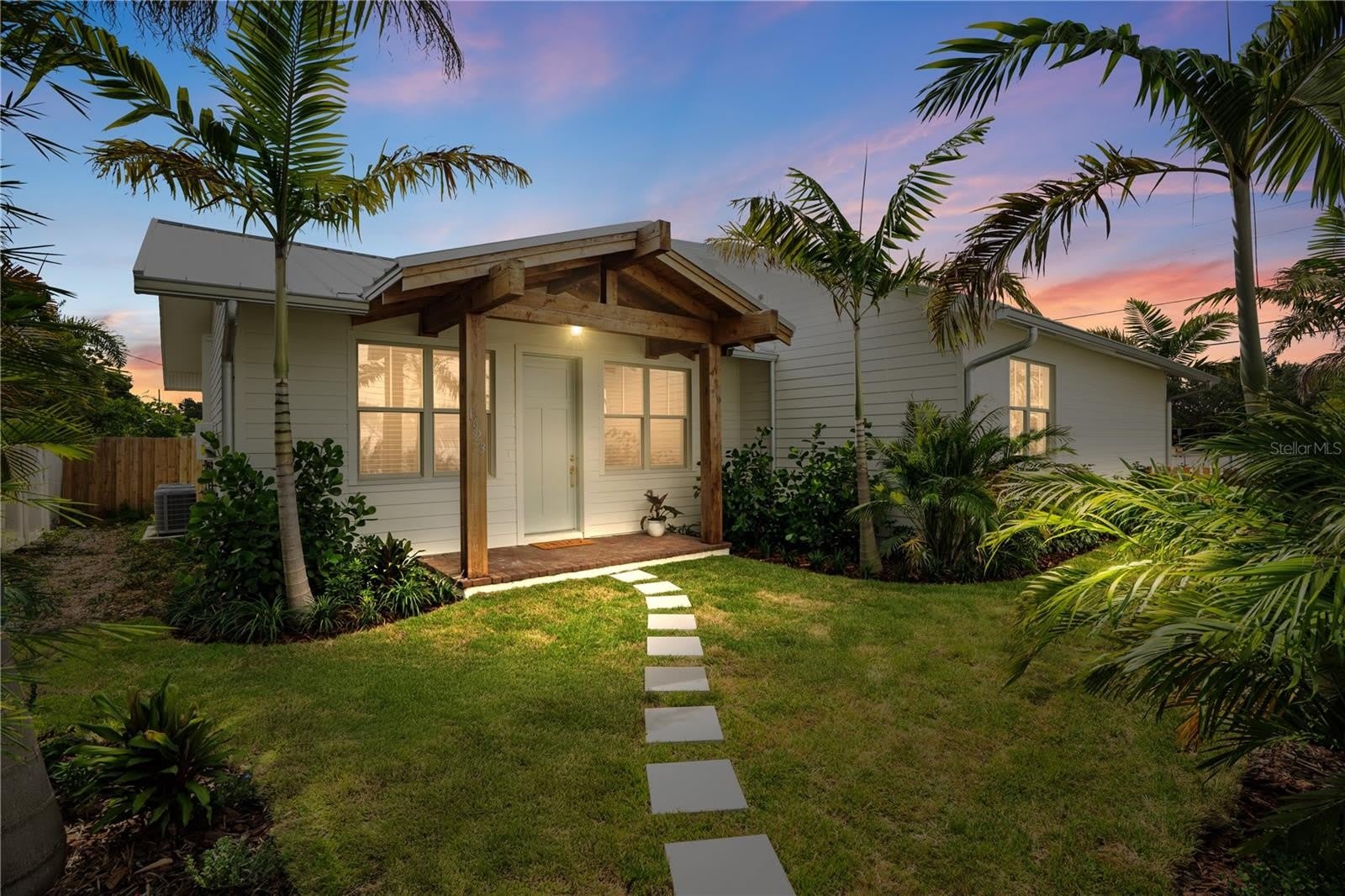 1623 31ST Avenue N – photo 1