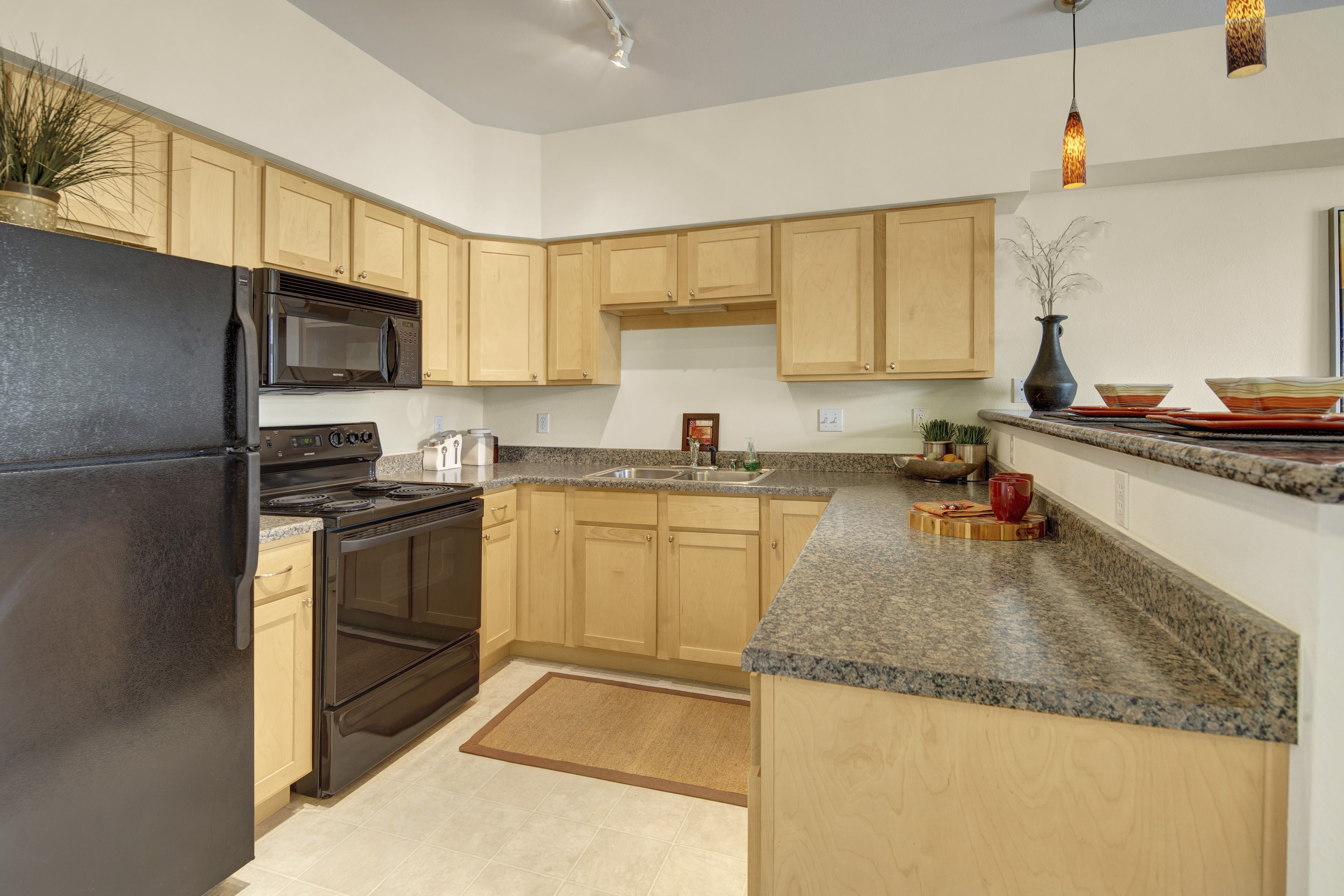 Park Plaza II Apartment Homes – photo 4