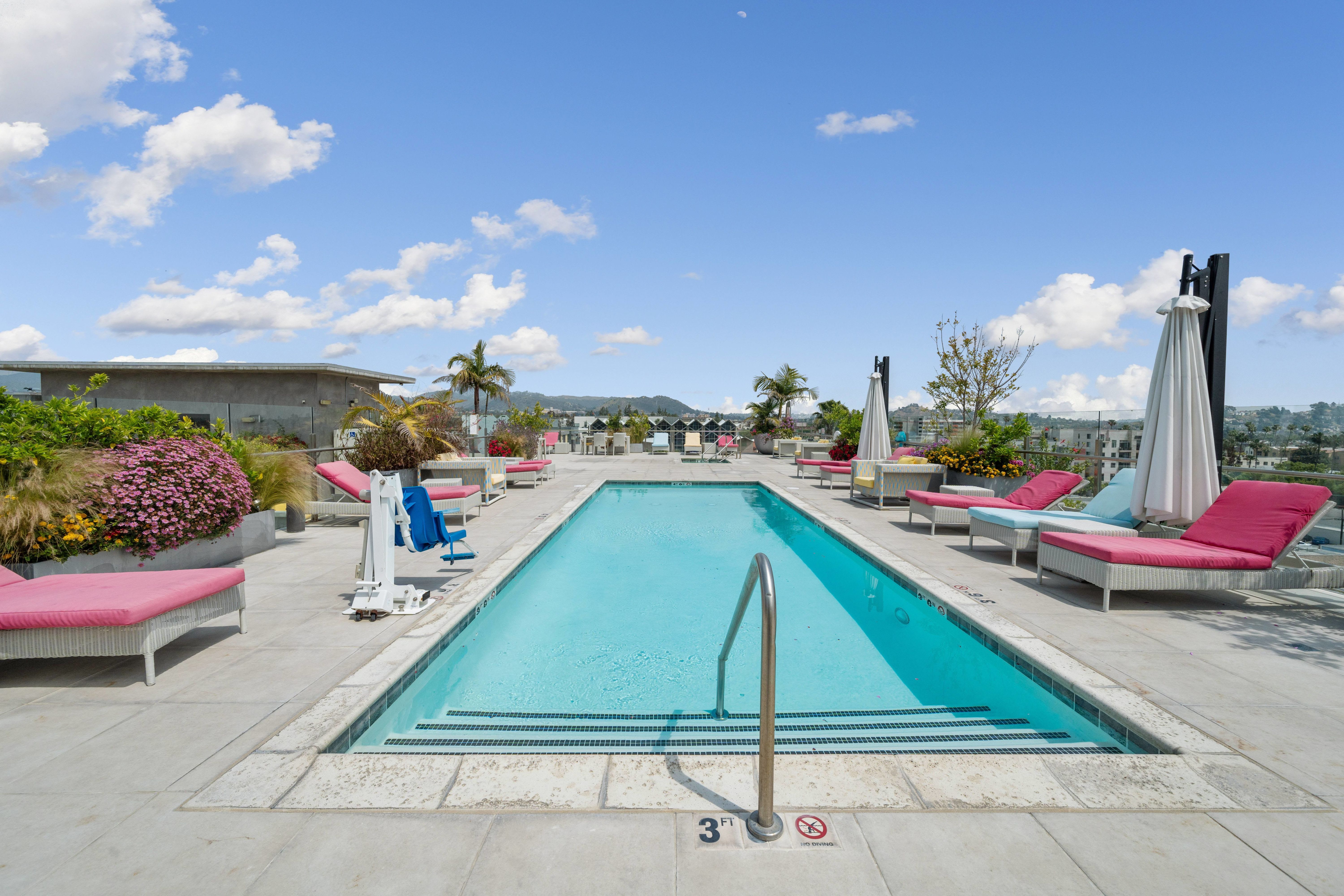Maia Avira at Glendale – photo 1