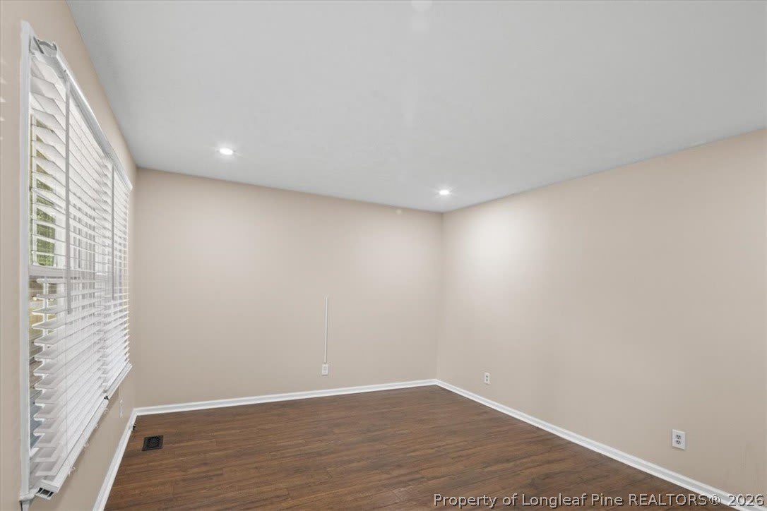 6604 vaughn Road – photo 5