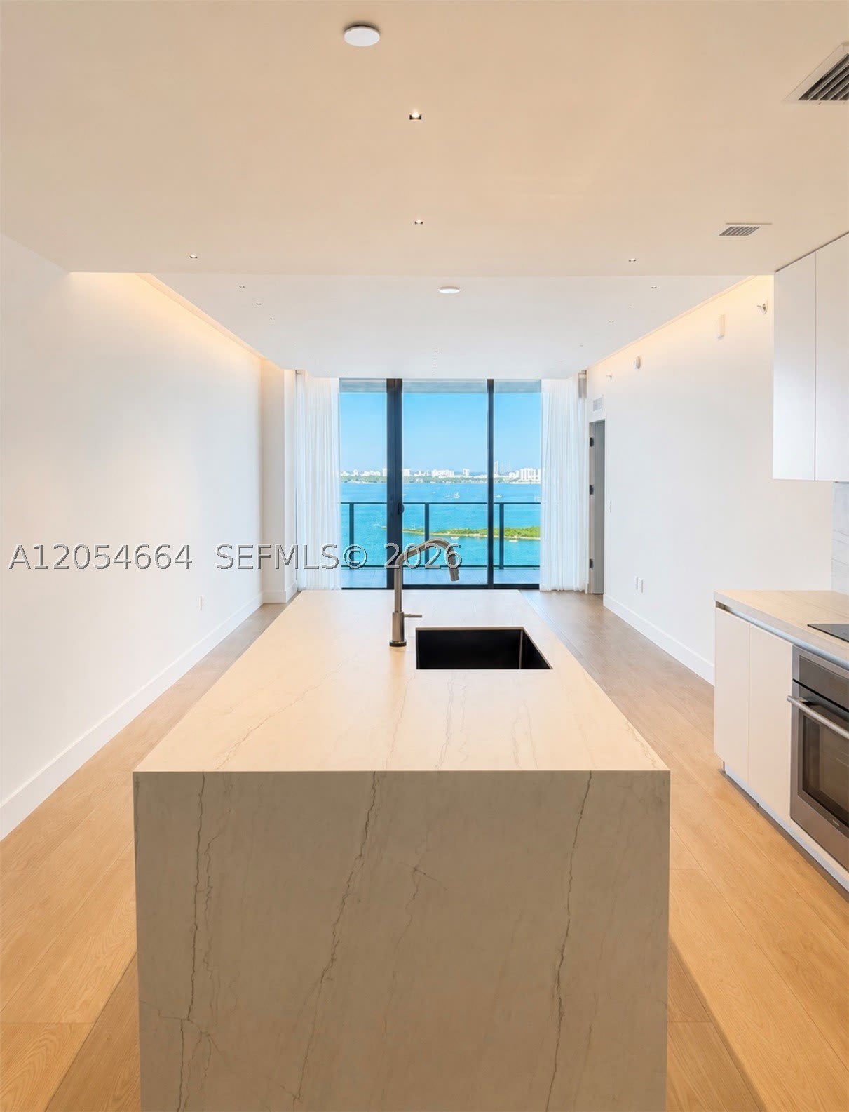 700 NE 23rd Ter – photo 1