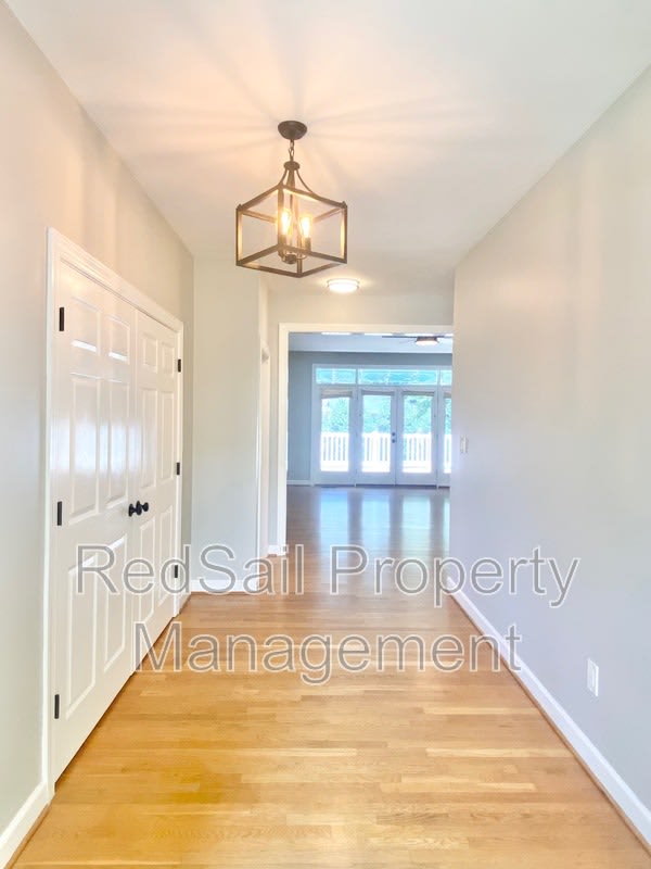 809 Captain John Smith Rd – photo 4