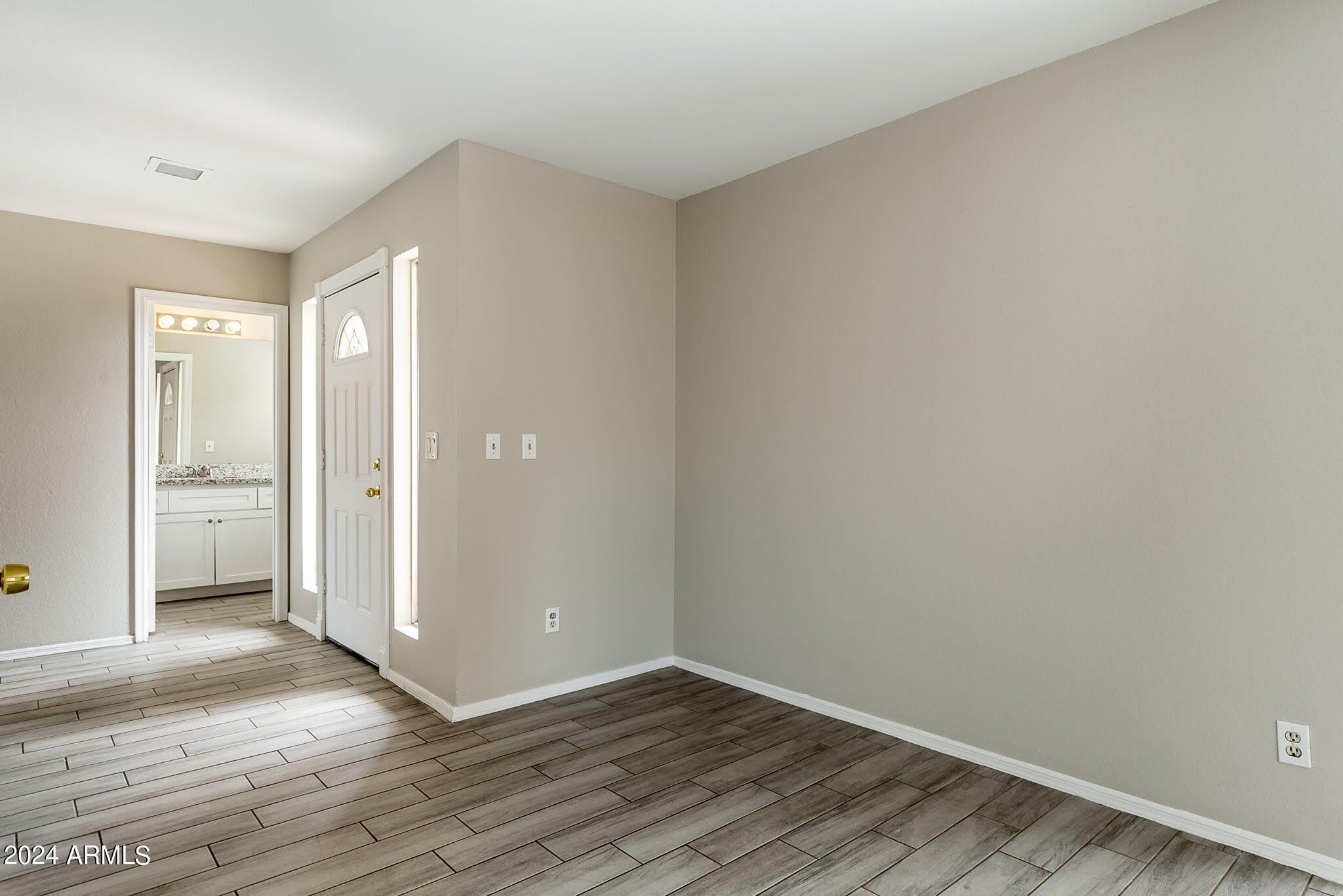 619 E Jensen Street – photo 5
