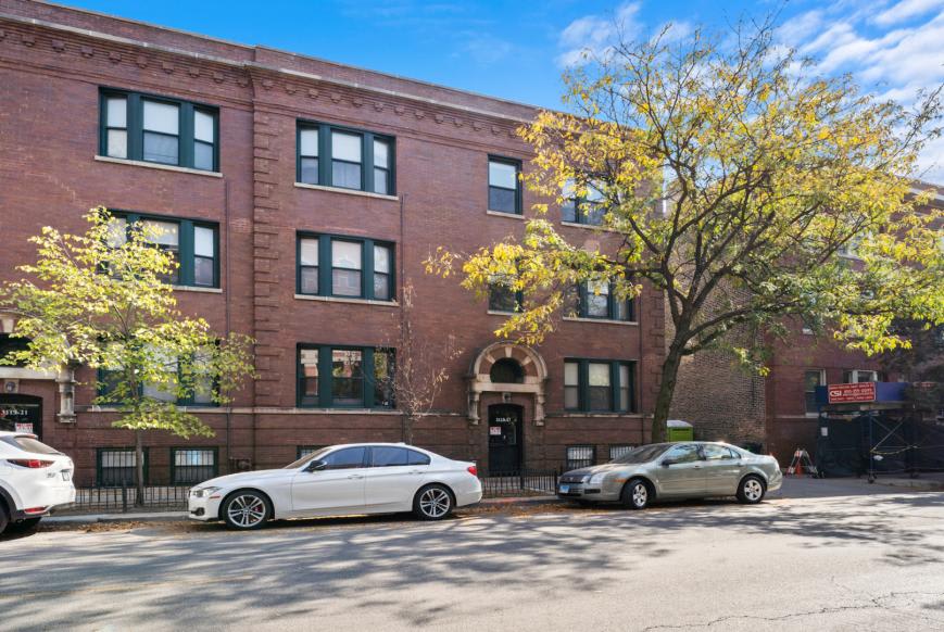 961 West Fletcher St. – photo 2
