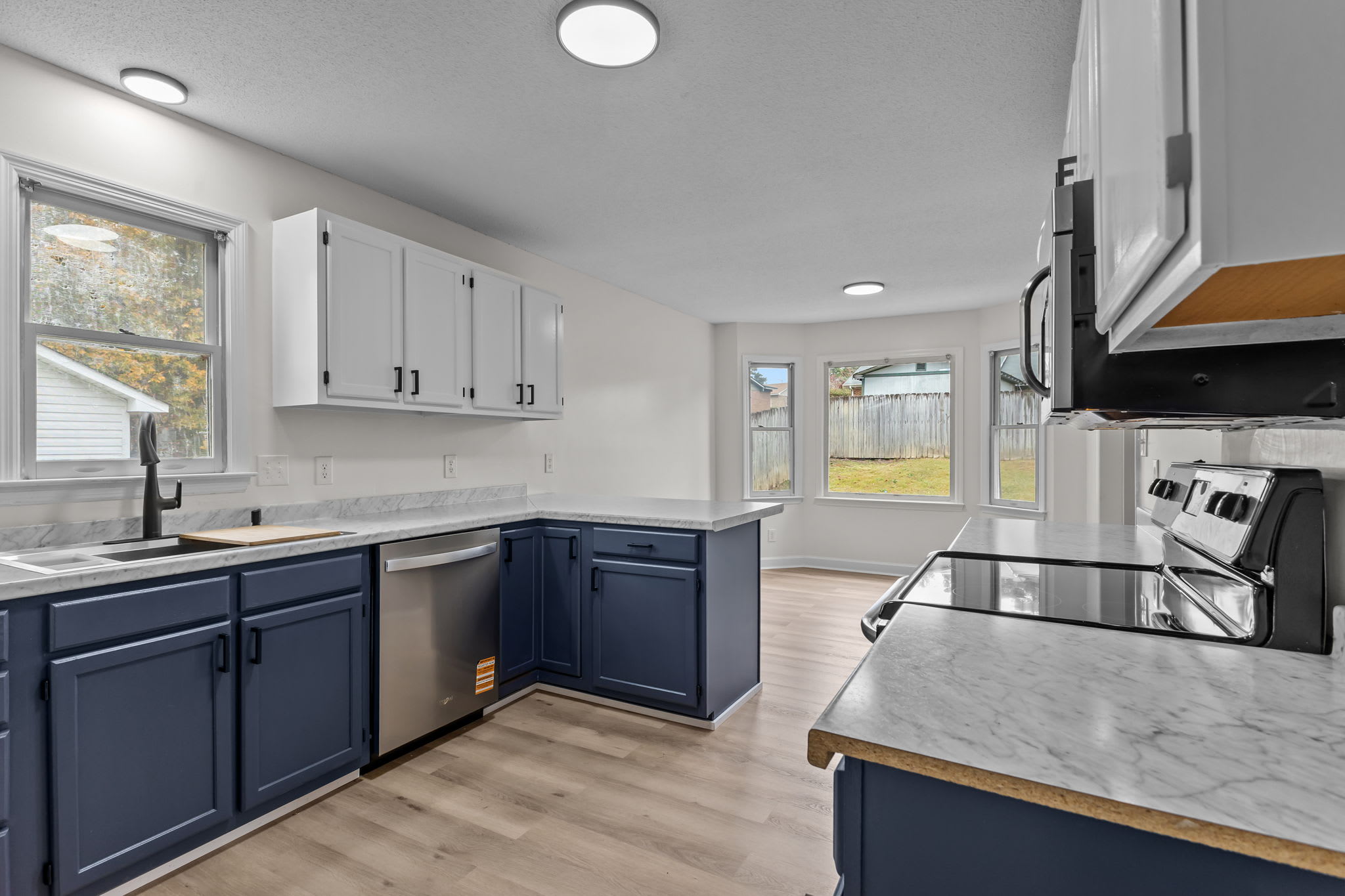 1821 Swann St – photo 2