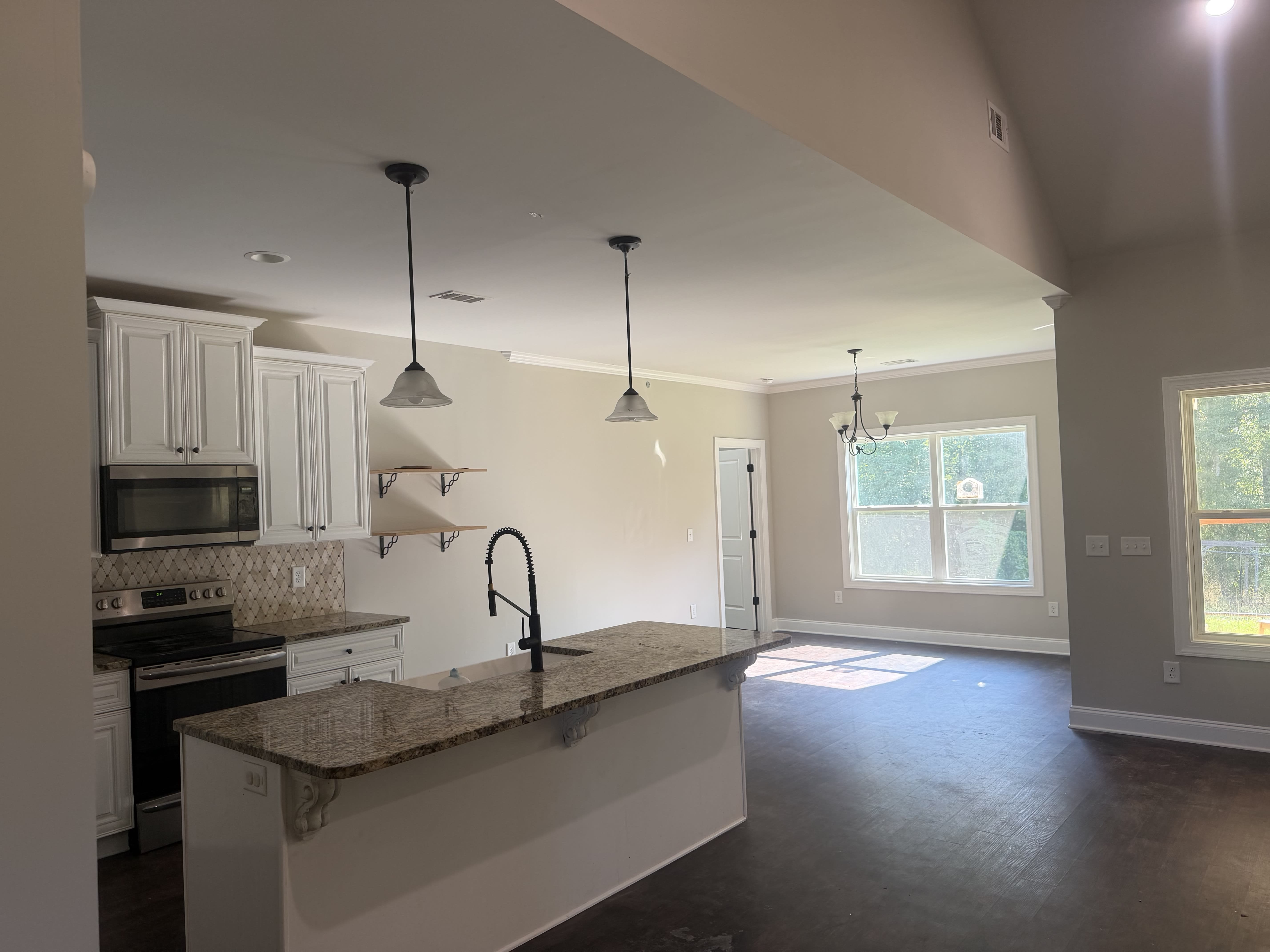 381 Bennett Drive – photo 2