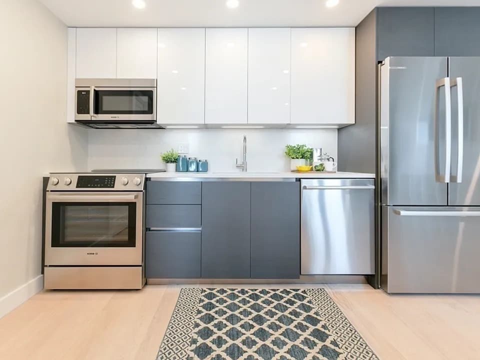 932 Broadway – photo 3