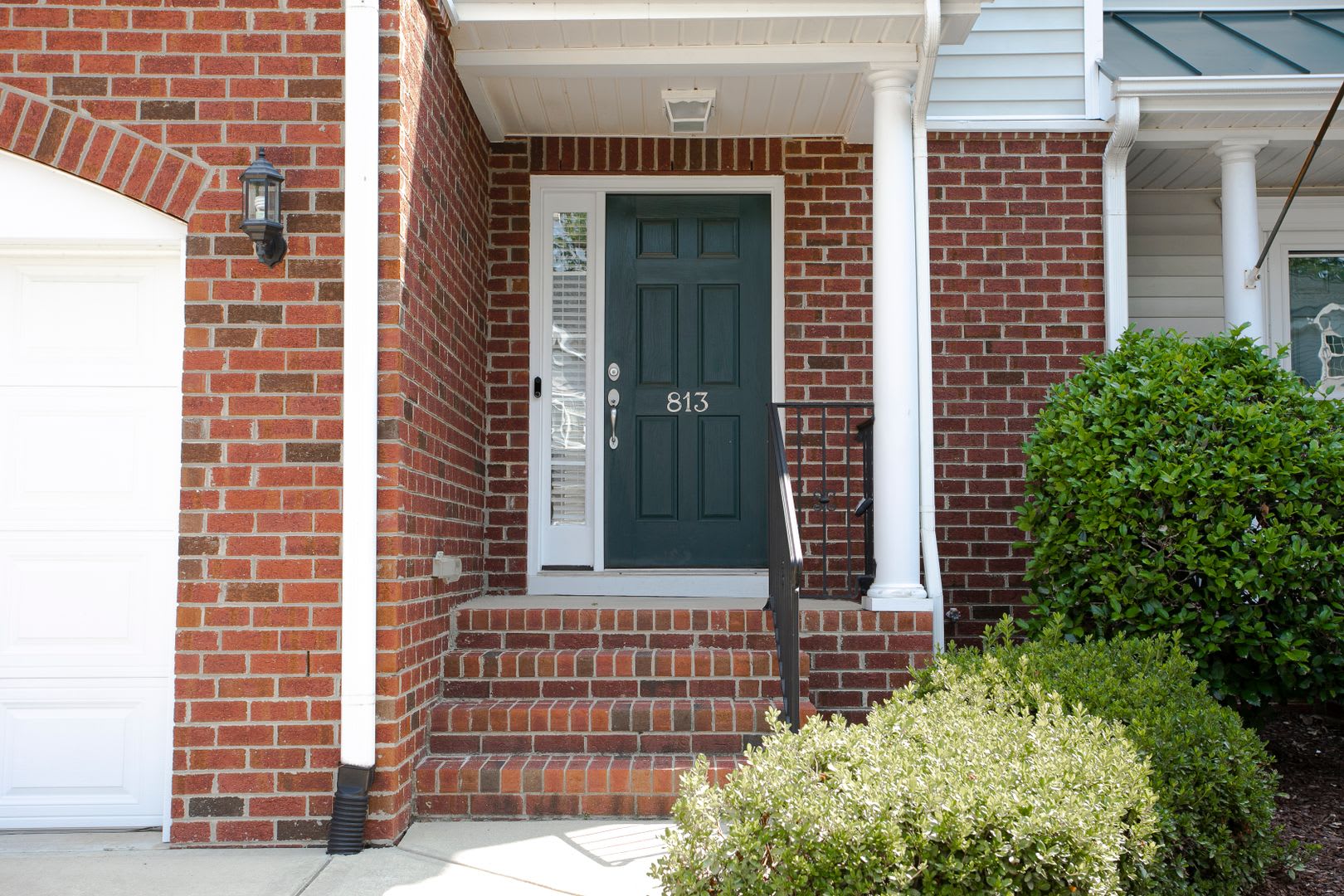 Beautiful 3 Bedroom/ 2.5 Bath Townhome in Northern Durham! Available Now! – photo 2