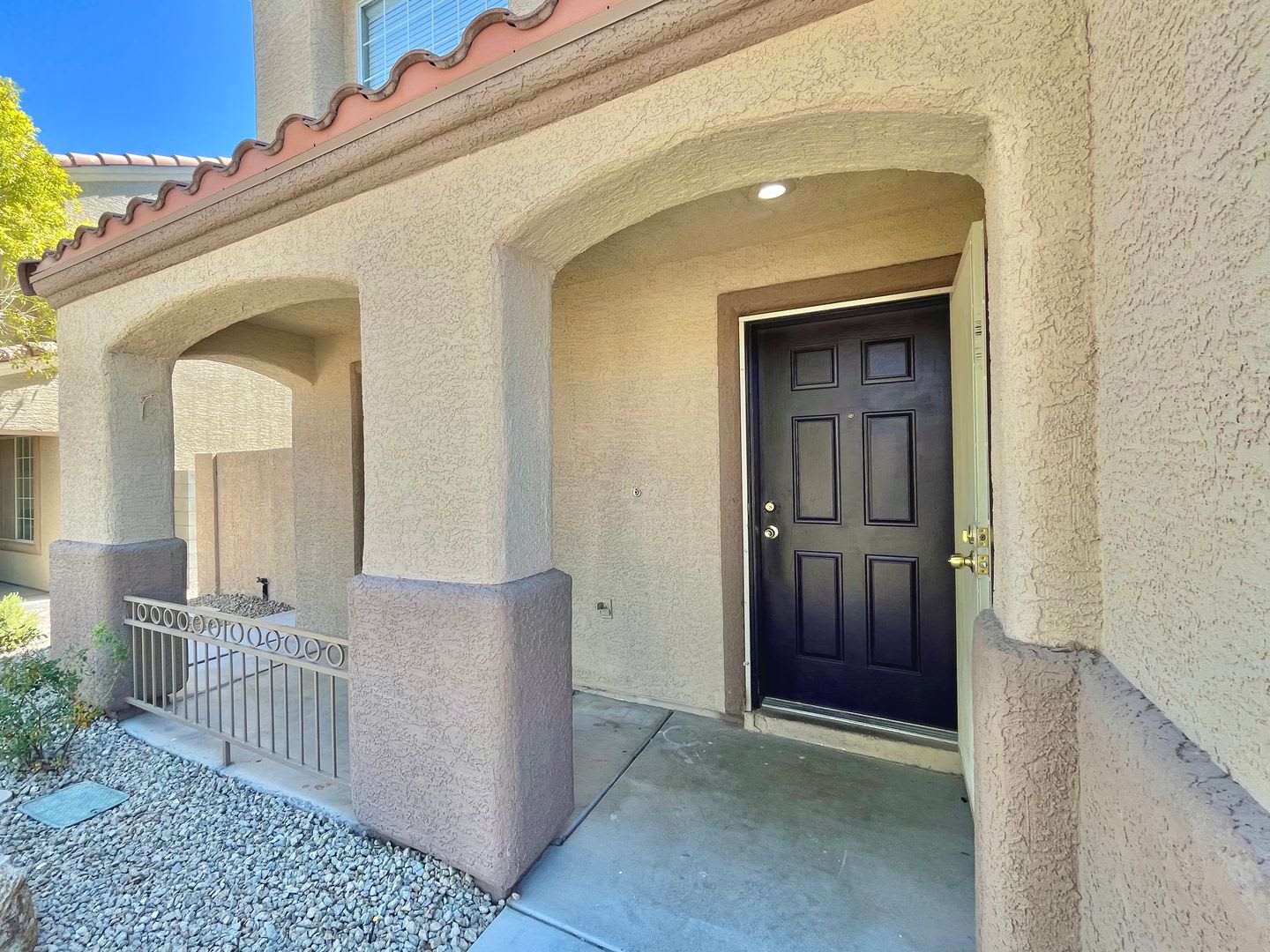 Move In Special September Rent Free Move In By 09 04 2026 Beautifully Updated 4 Bedroom Home With Pool – photo 2