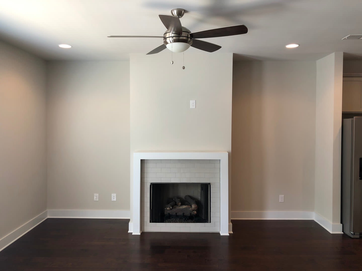 Upscale Town Home in a FANTASTIC location – photo 5