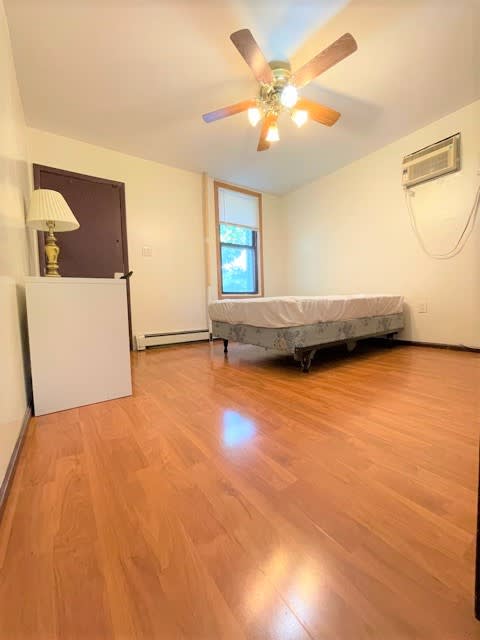 802 Pavonia Ave – photo 1