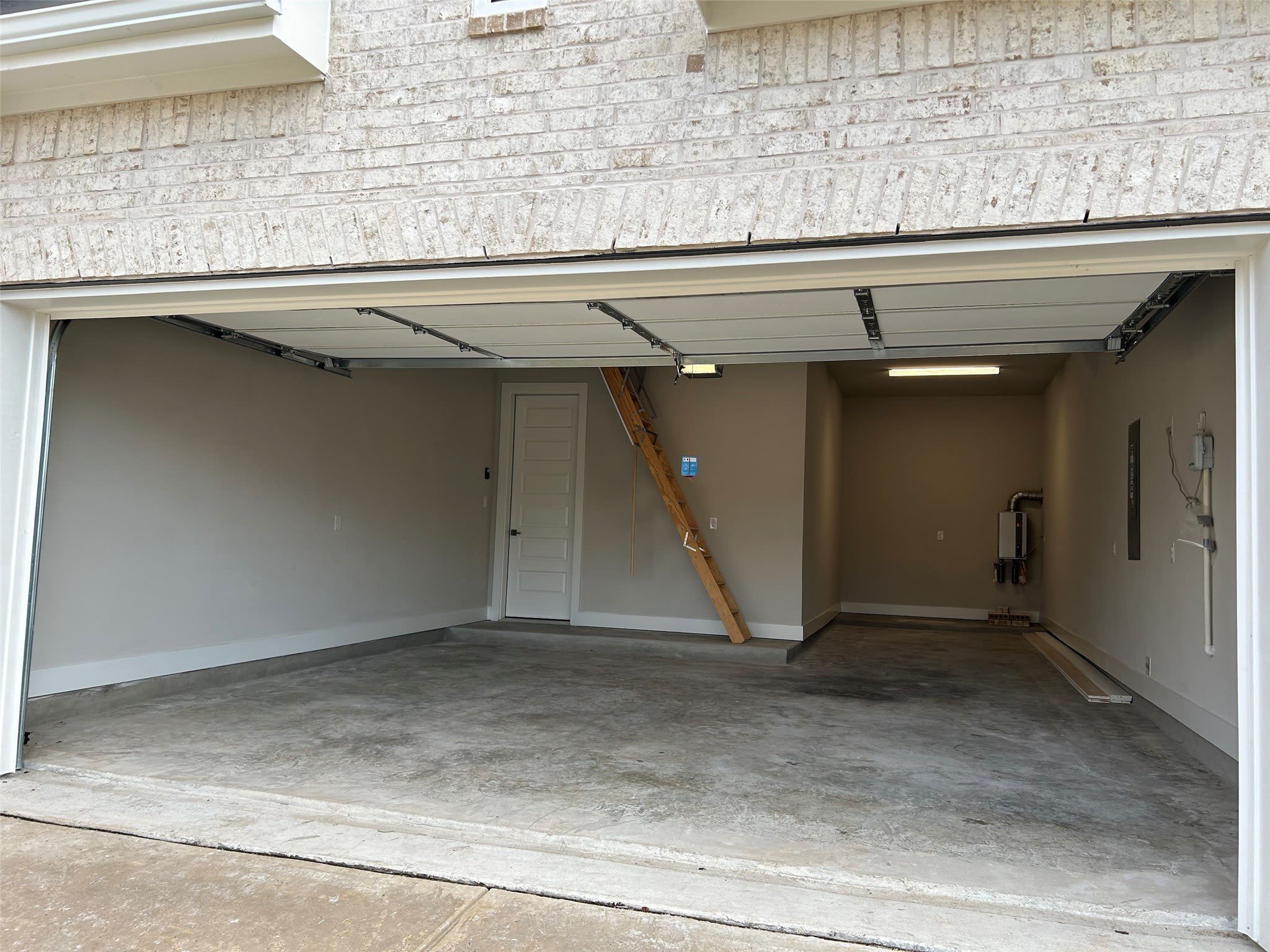 2325 Plumeria Lane – photo 2