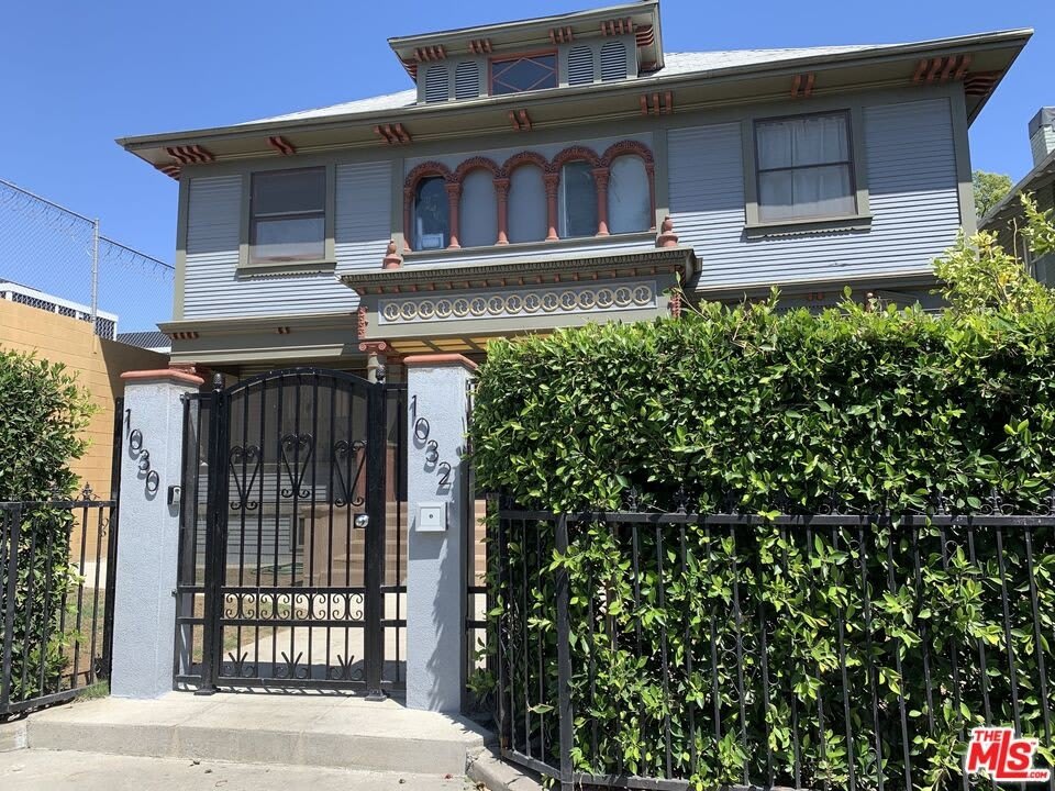 1030 S Burlington Ave – photo 1