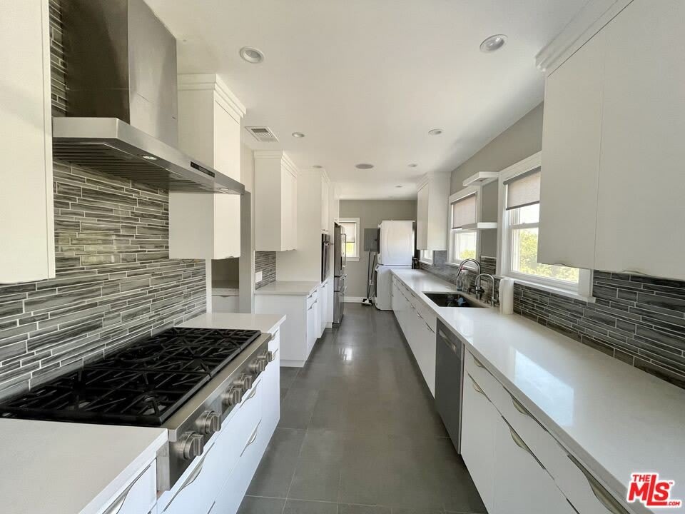 842 S Wooster St – photo 1