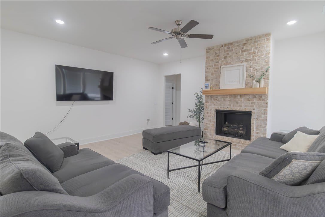 112 S Broyles Avenue – photo 4