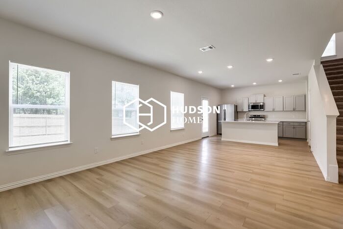 1413 West Steadman Street – photo 2