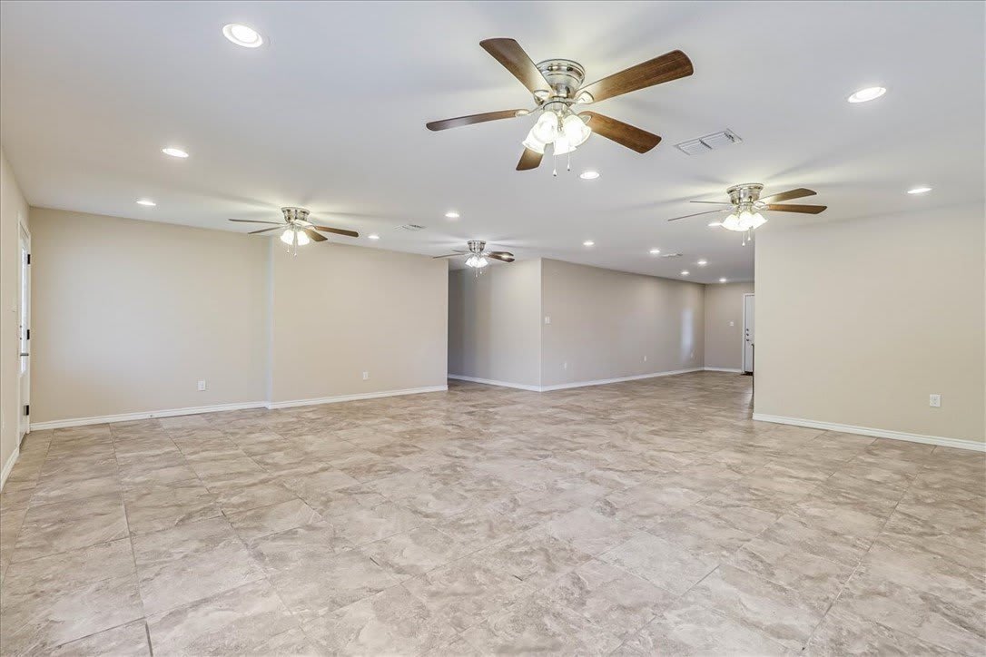 2111 E Lott Avenue – photo 3