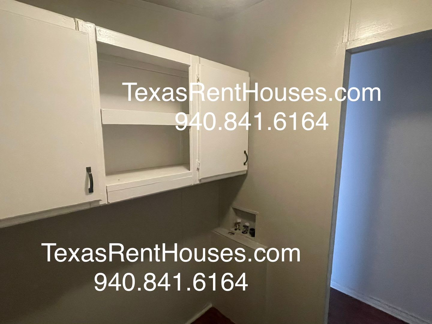 Newly Remodeled 3/2 Home Available NOW! – photo 4
